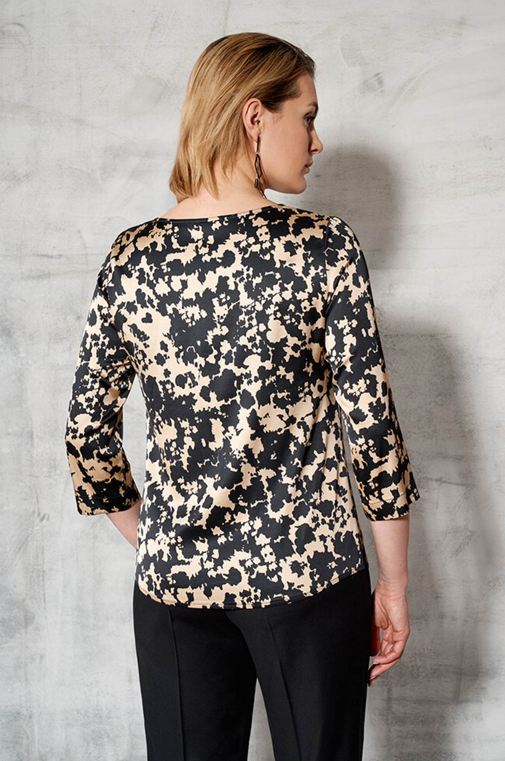 22478 Блузка женская (бежево-черный принт)