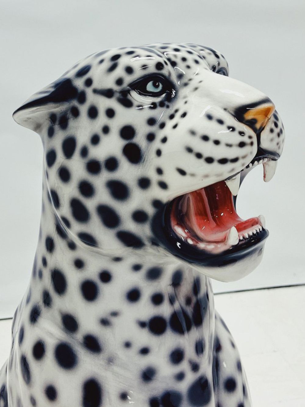 Boxer Статуэтка ростовая Снежный Барс