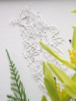 Настенная композиция с цветами в раме 70*32 см