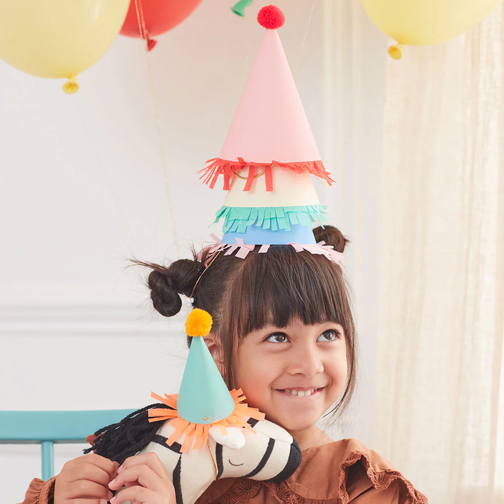 Колпачки маленькие с помпоном "Happy Birthday" 8 шт (2023)