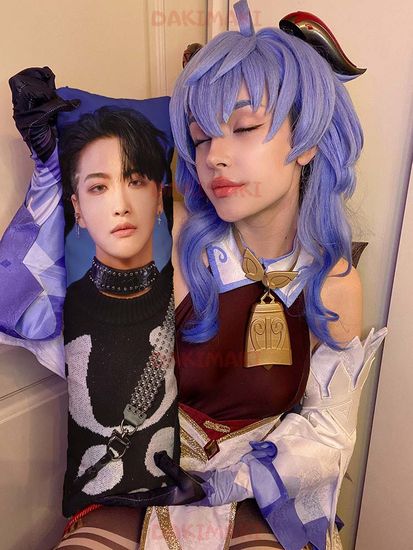 Мини дакимакура Пак Сонхва из Эйтиз арт. M1054, 60х20 см