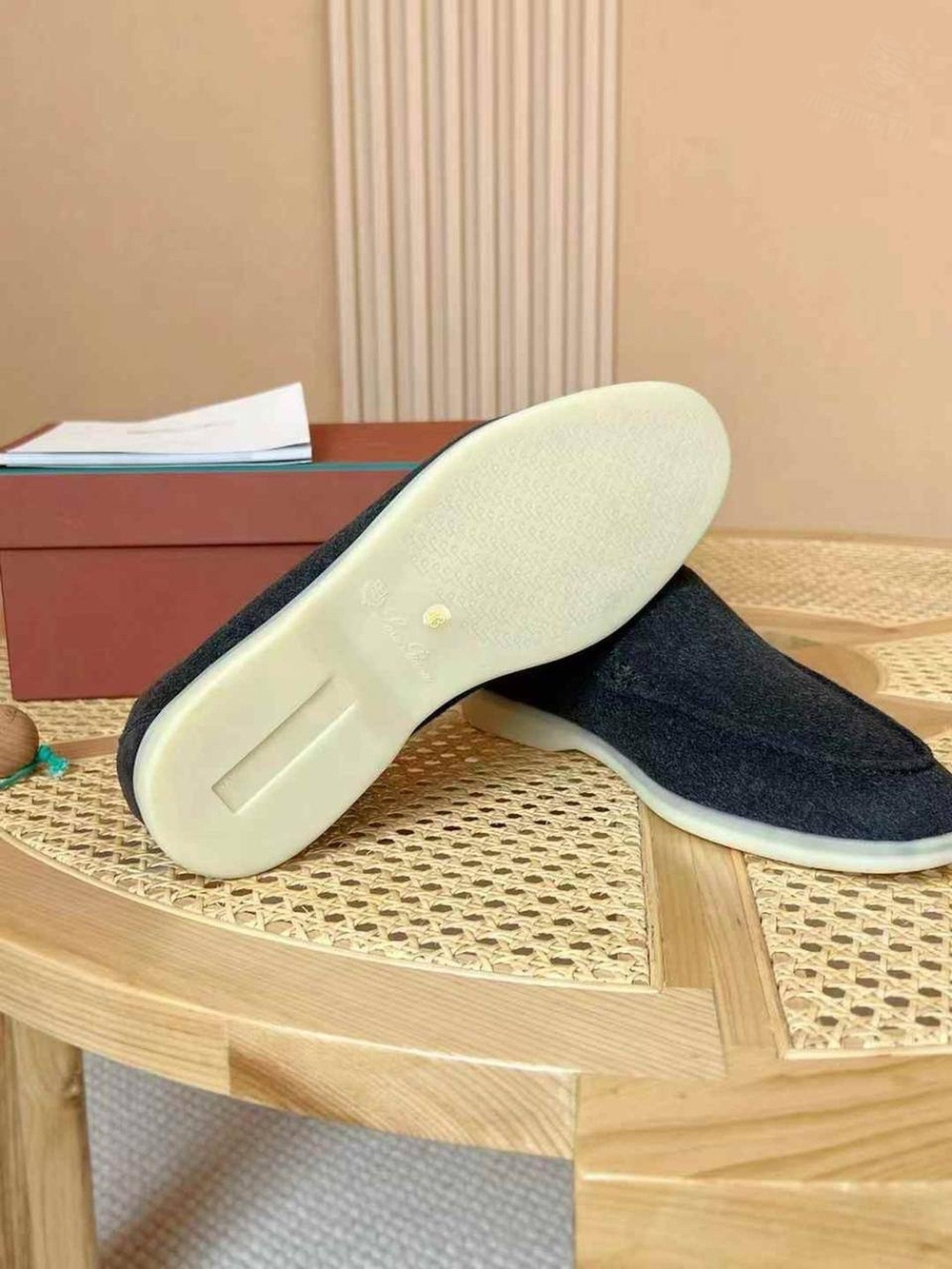 Лоферы Loro Piana Summer Walk с мехом