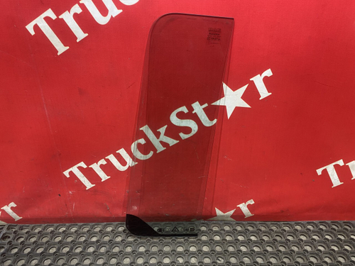 Форточка двери правой