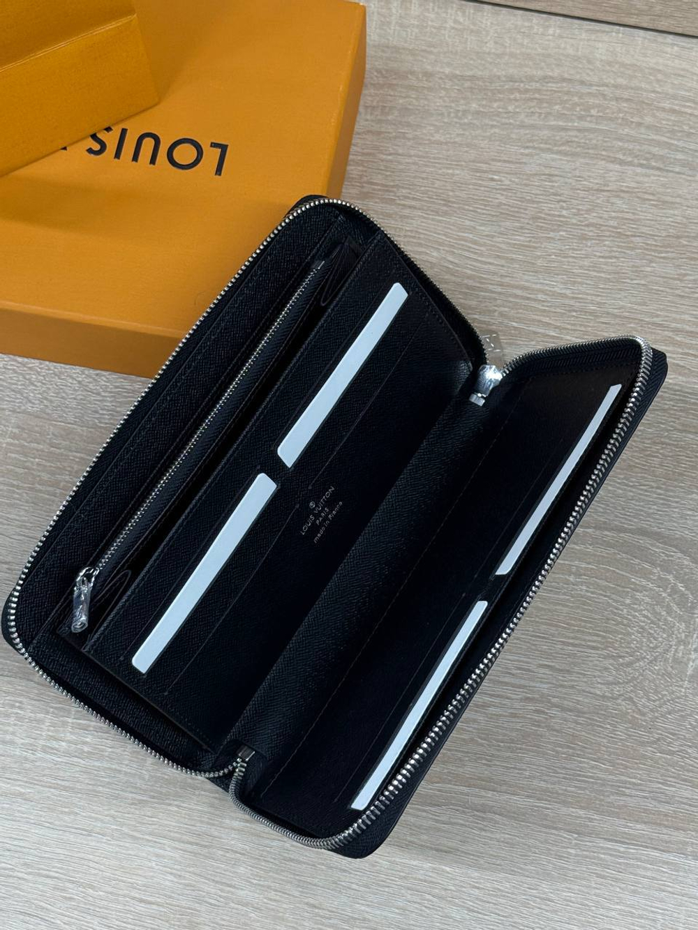 Кошелек Louis Vuitton