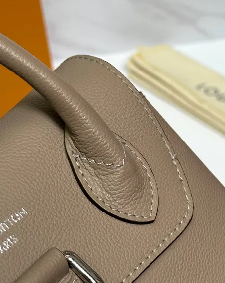 Рюкзак Louis Vuitton Lockme бежевый