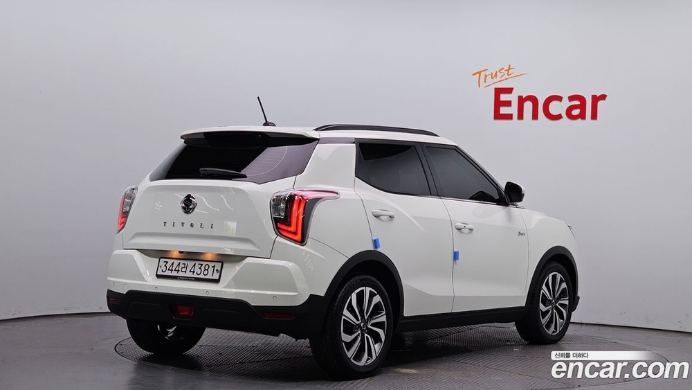 KG Mobility (Ssangyong) Very New Tivoli Бензин 1.5 2WD (04.2020)