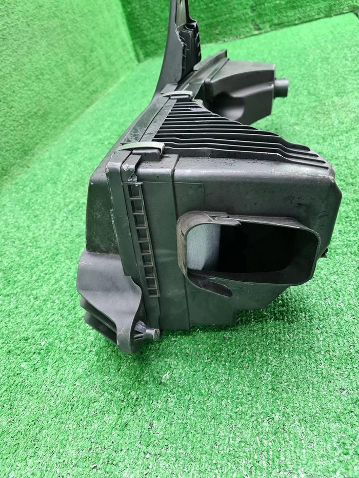 Резонатор воздушного фильтра BMW 3er F30 (11-20)