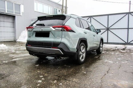 Защита заднего бампера (нержавейка) Toyota Rav-4 (2018-2023) d57 (черный)