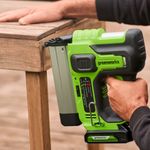 Нейлер акк. Greenworks GD24BN, 24V, б/щет,100 уд/мин, гвозди 18GA, LED,1х2Ач,ЗУ,кор (3400707CUA)