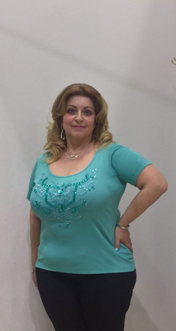 Бирюзовая шелковая футболка со стразовым принтом