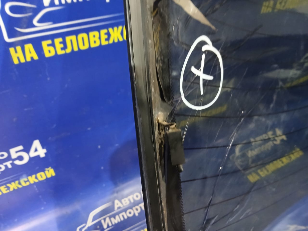 Стекло заднее TOYOTA CARINA E 1992