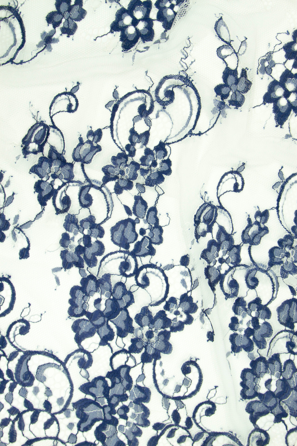 Кружевное полотно шантильи экрю с синим 2,9м х 1,45м