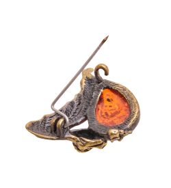 AM-3431 Брошь «Дракон Капля» (латунь, янтарь)