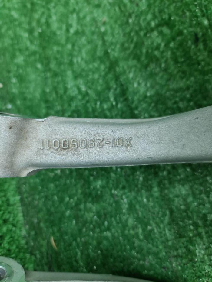 Стойка пневматическая левая Lixiang L9 (2022-н.в.)