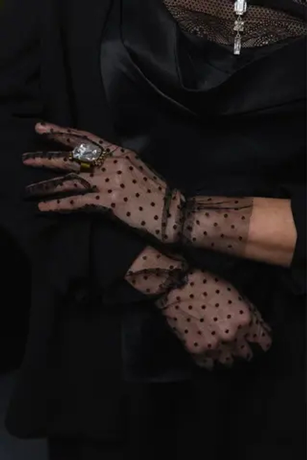 Кольцо разъемное с крупным прямоугольным светлым кристаллом в золотой рамке