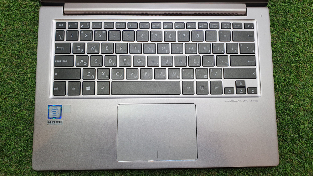 Ультрабук ASUS i3-6/4Gb/FHD/ZenBook (UX303UA-R4383T)/Windows 10