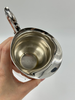 Молочник на ножках Sheridan