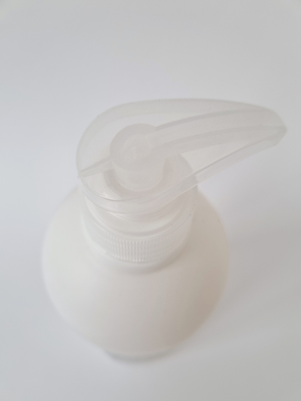 Шампунь для окрашенных и поврежденных волос с аргановым маслом Lador Damaged Protector Acid Shampoo, 900 мл.