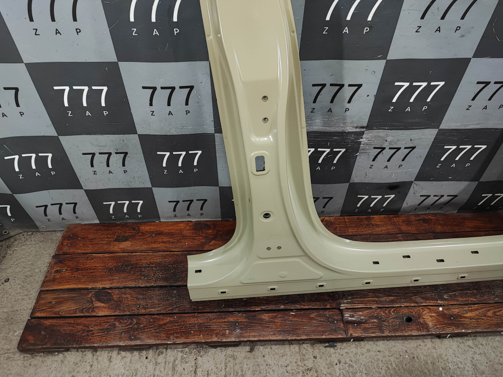 Боковина правая Kia Seltos 19-нв Новая Оригинал 71120Q5A00