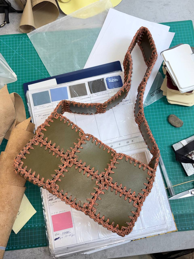 SAMPLE SEVA KHAKI/ORANGE S