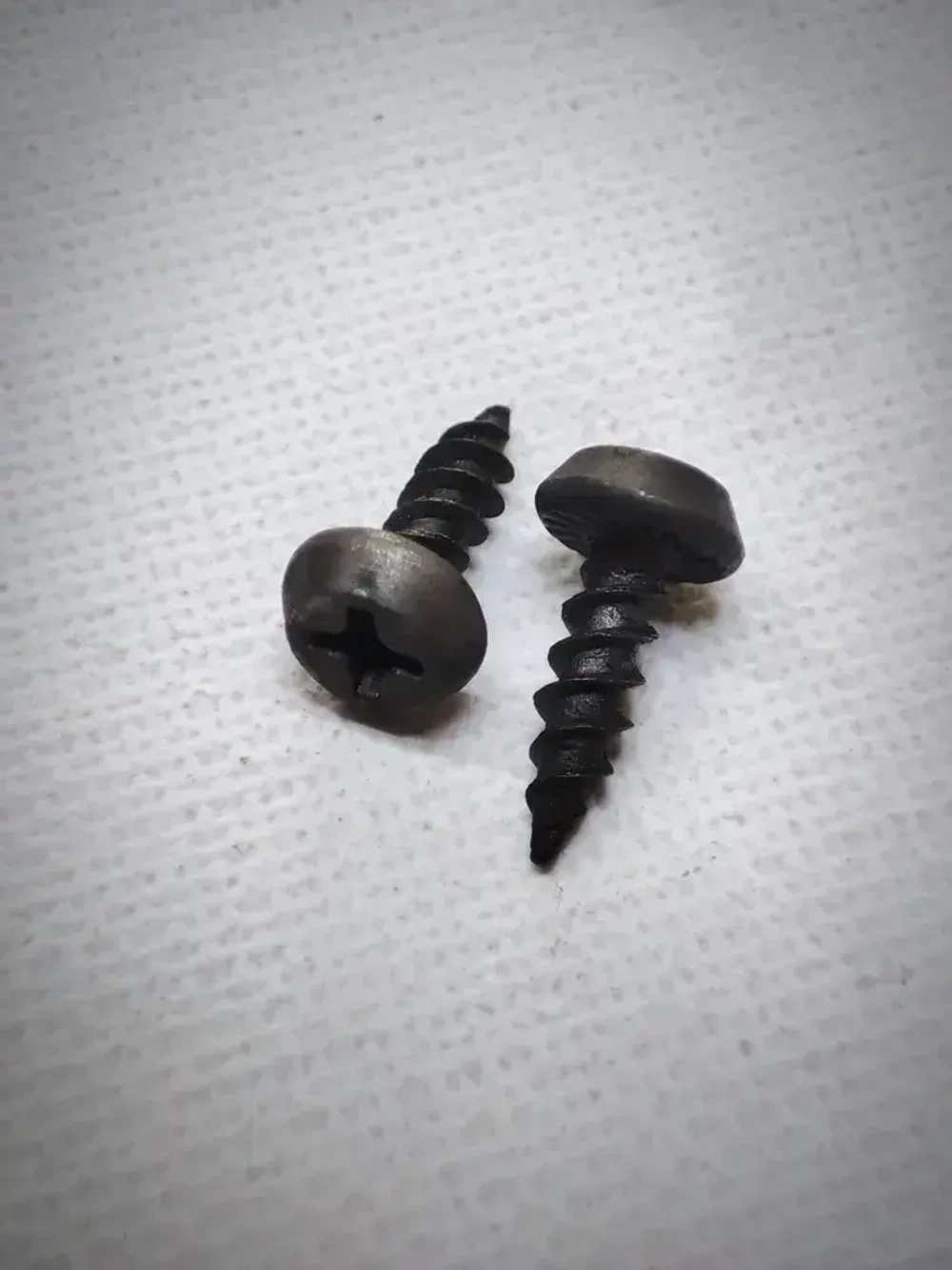 Саморез "клоп" 3,5х11мм (острый наконечник) - 20 штук, универсальный, черный, шлиц Ph-2