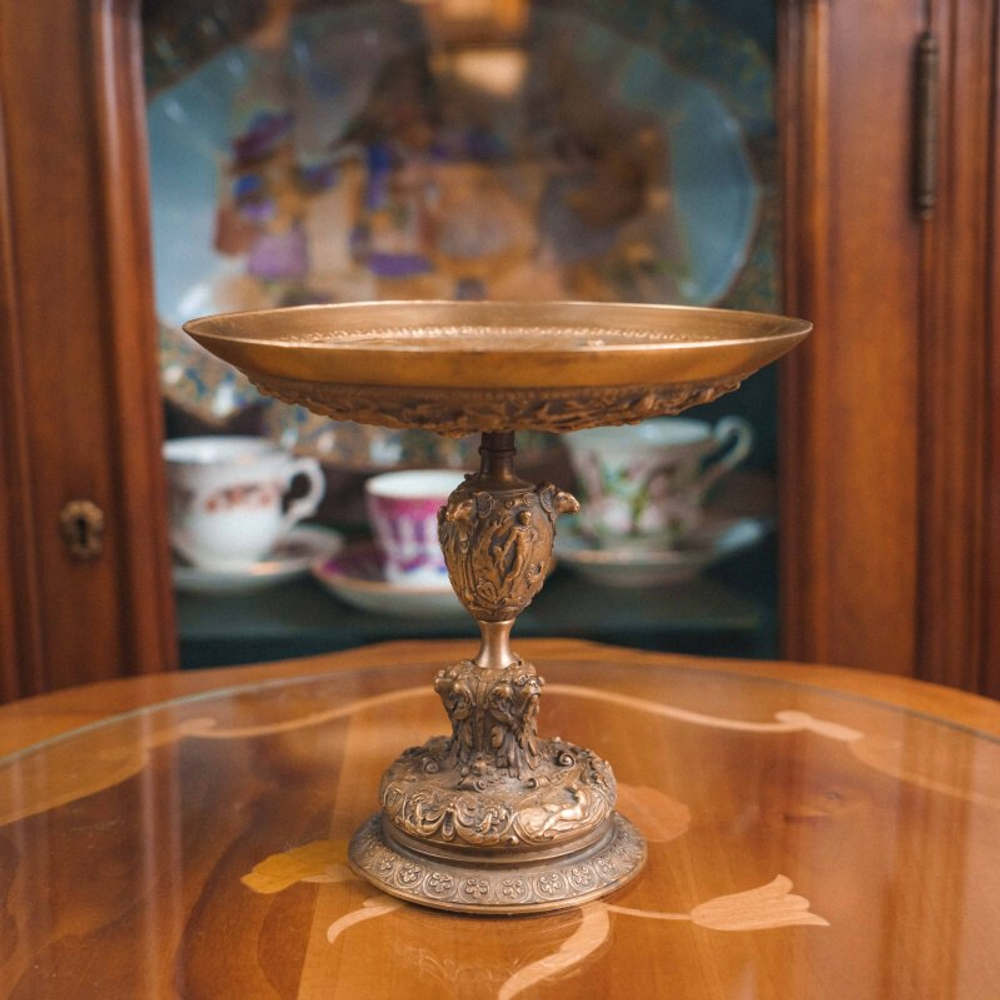 Ваза-тацца с мифологическим сюжетом