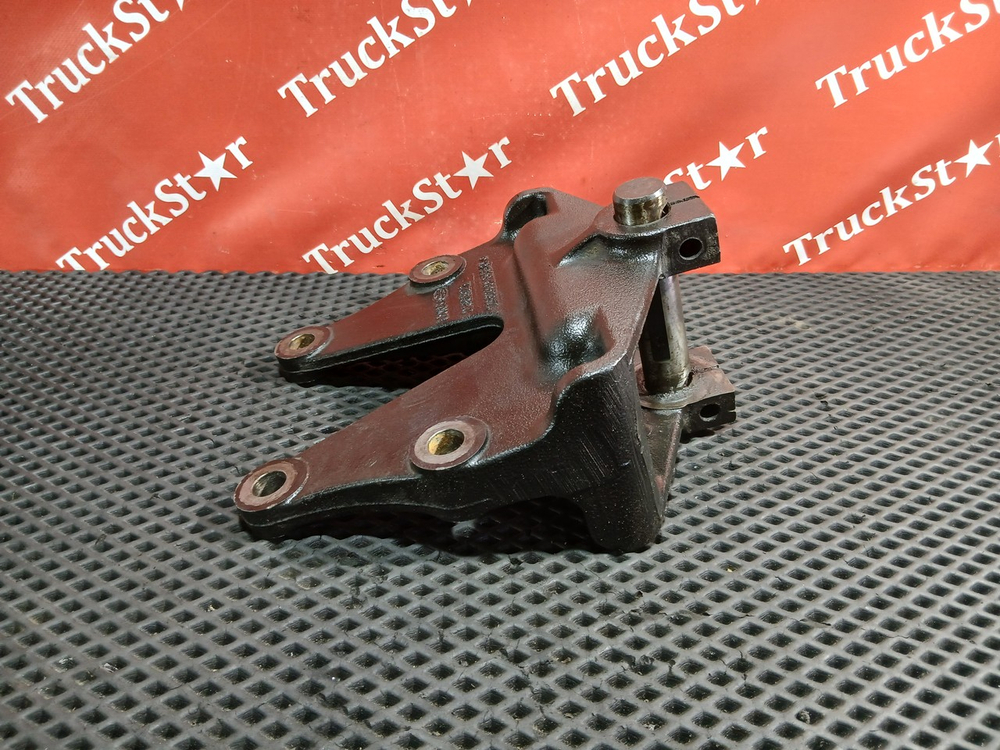 Кронштейн крепления 2-ой передней рессоры передний