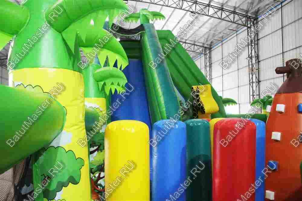 Коммерческий надувной батут "Джунгли малый со скалодромом"