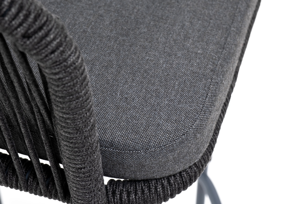 "Марсель" стул барный плетеный из роупа, каркас из стали темно-серый (RAL7024) муар, роуп темно-серый круглый, ткань темно-серая 027