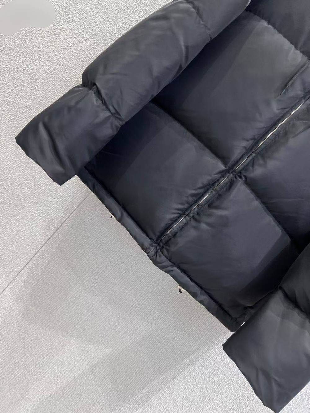 Пуховик Prada