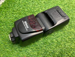 Nikon Speedlight SB-700