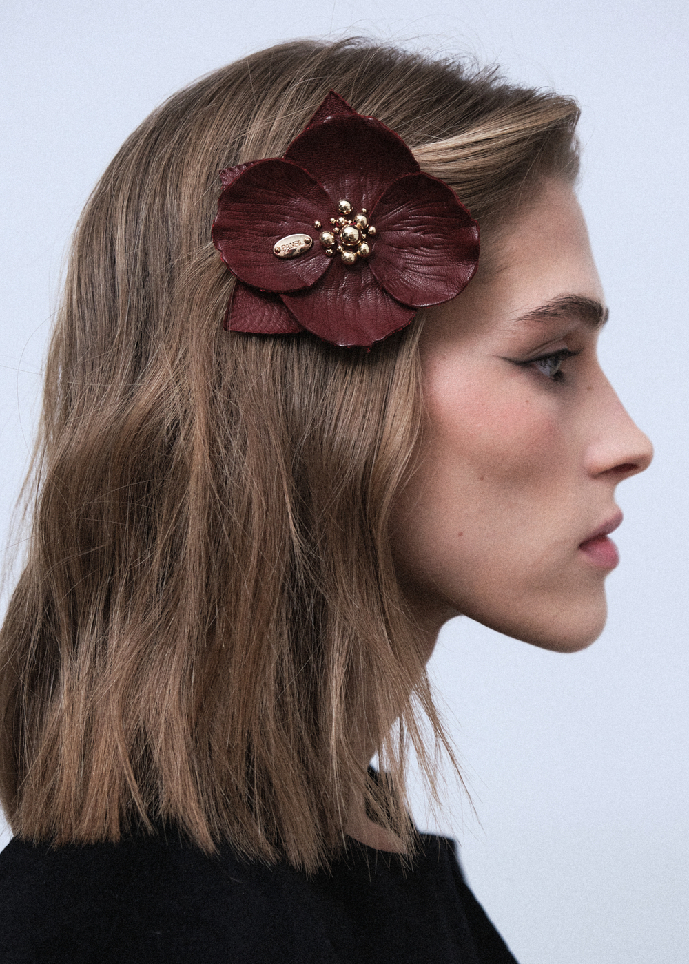 Заколка пион из натуральной кожи