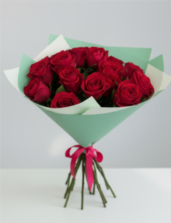 Букет из 15 красных роз