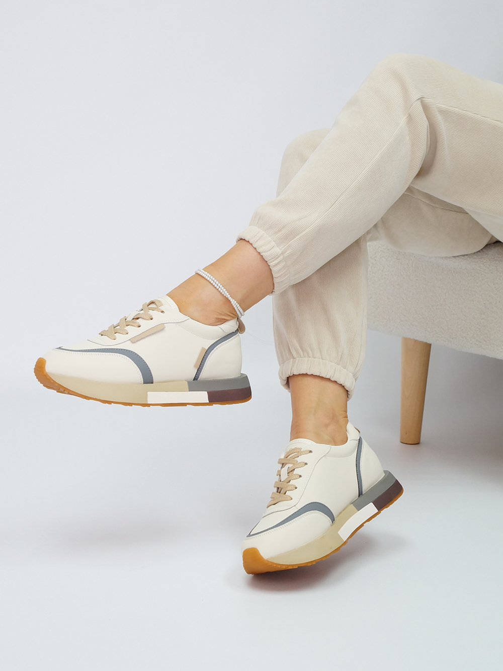 Кроссовки женские демисезонные