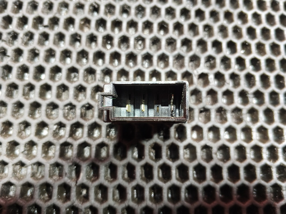 Кнопка переключения диагностики двигателя