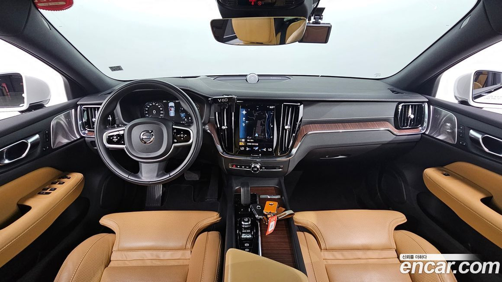 Volvo V60 Cross Country 2 Generation B5 Pro AWD (12.2020)