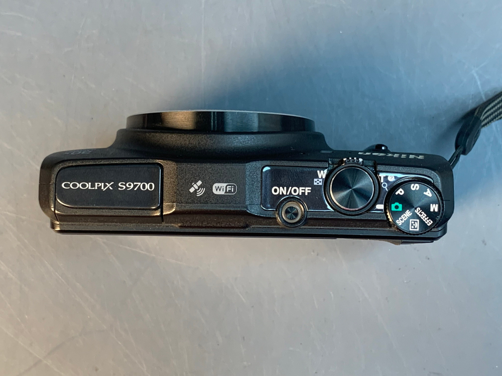 Nikon Coolpix S9700