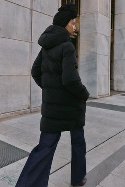 ZARA ПОЛУДЛИННЫЙ ВЕТРОЗАЩИТНЫЙ АНОРАК ИЗ ПРОРЕЗИНЕННОЙ ТКАНИ, ЧЕРНЫЙ