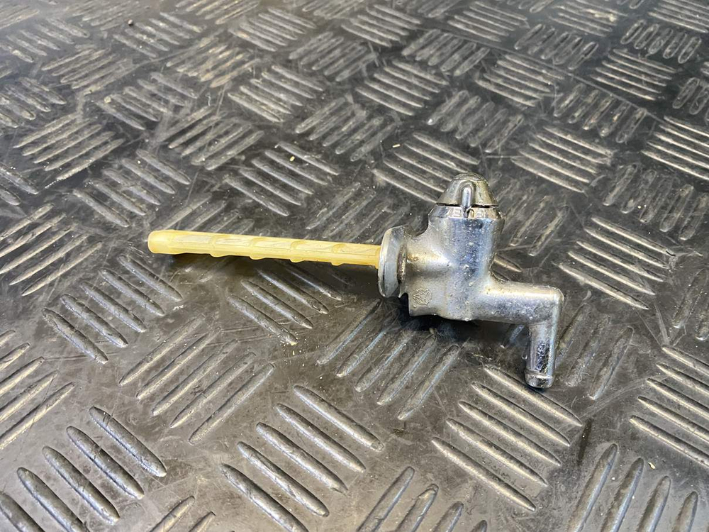 Бензокран Suzuki Intruder VS750 VR51A