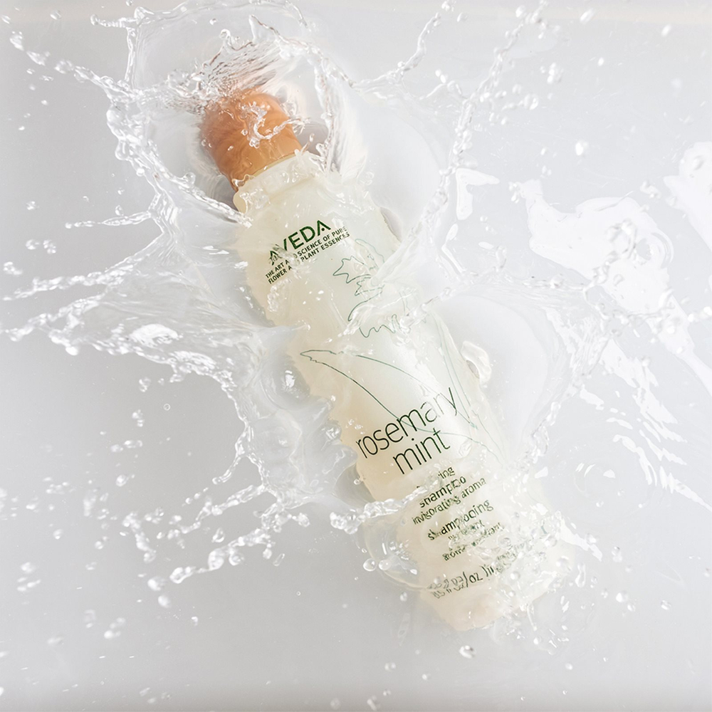 Aveda Rosemary Mint Purifying Shampoo - глубоко очищающий шампунь для блеска /   50  ml  / GTIN 018084998137
