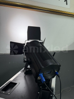 Прожектор с лизой френеля Amixled 100 ZOOM FRESNEL
