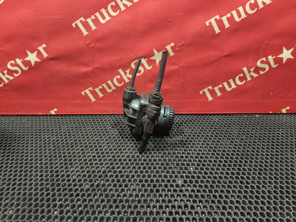 Клапан ускорительный