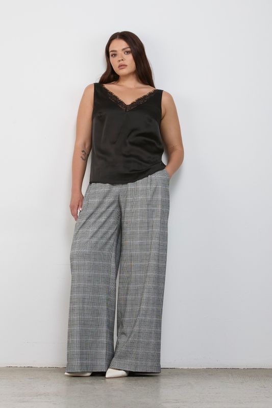 Брюки прямые широкие с защипами, серый в клетку