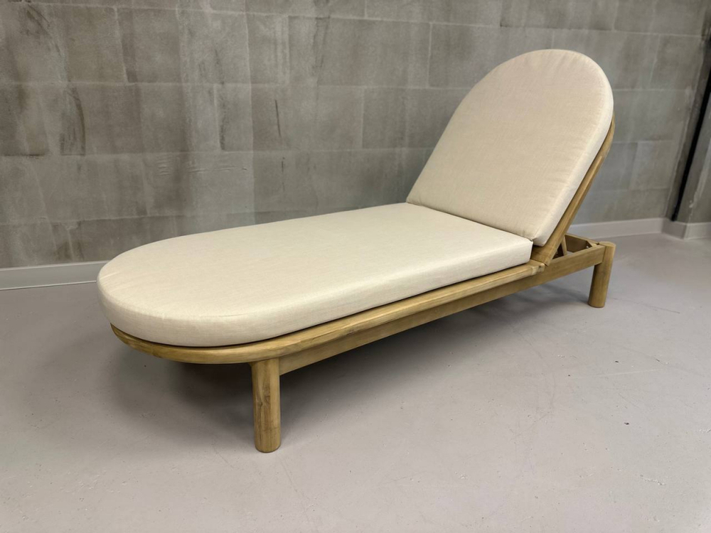 Шезлонг-лежак деревянный с матрасом Tagliamento Pill, светлый тик, бежевый