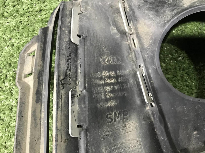 Накладка ПТФ левая Audi A4 B9 (2018-2019) S-line