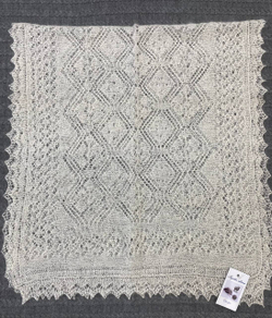 Пуховый палантин ажурный 150х60