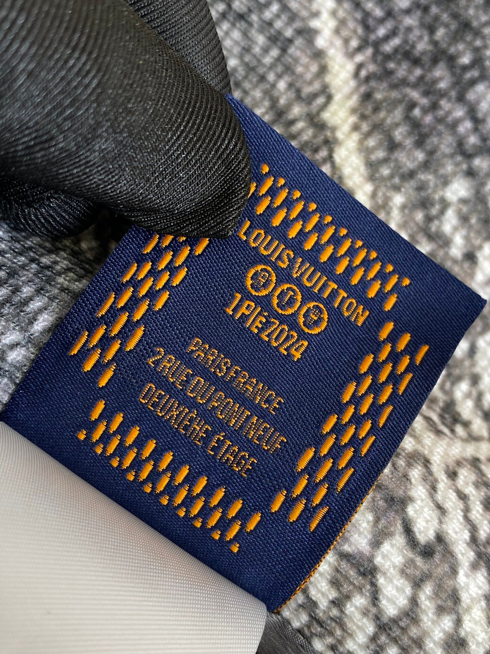 Louis Vuitton Sweatshirt