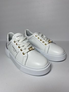 Кроссовки женские