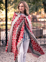 Теплый палантин с орнаментом