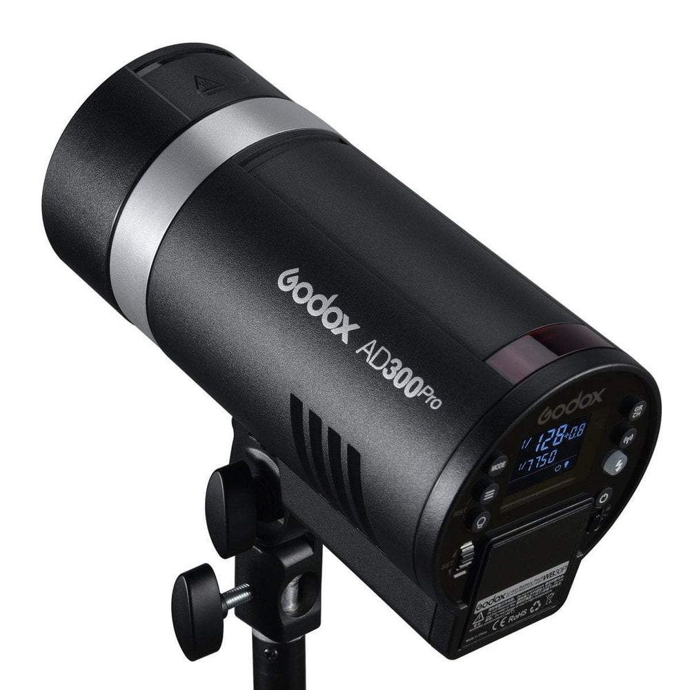 Вспышка аккумуляторная Godox Witstro AD300Pro